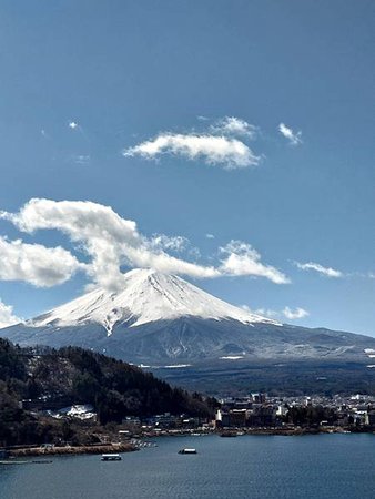 湖のホテル看富士山