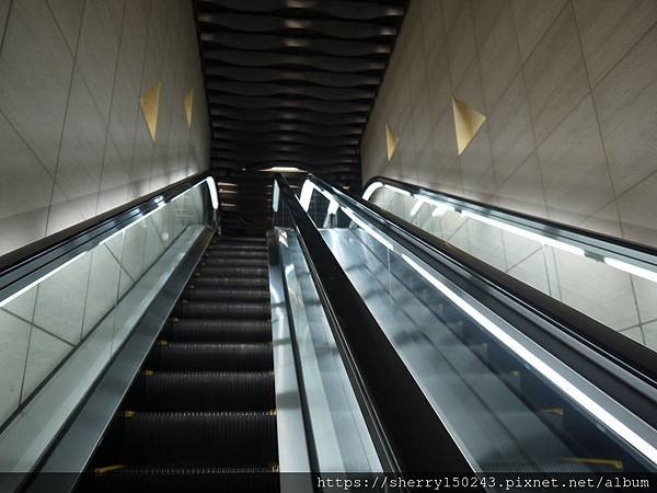 9hours namba station