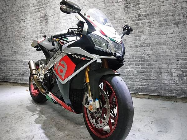 Aprilia RSV4廠車版 2016年式