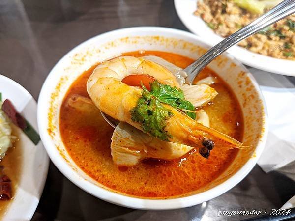 【台南東區】泰子泰式料理，平價美味的人氣餐廳|近監理站與大東