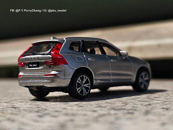 &lt;1/64模型車開箱&gt; Volvo Cars XC60