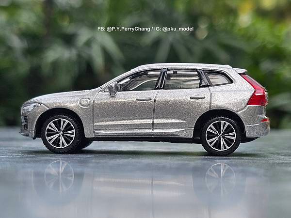 &lt;1/64模型車開箱&gt; Volvo Cars XC60