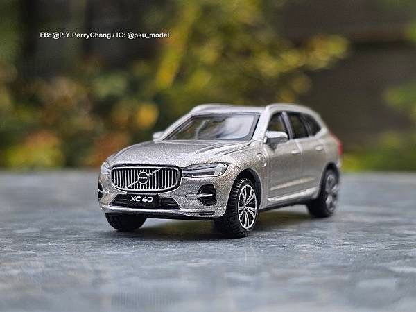 &lt;1/64模型車開箱&gt; Volvo Cars XC60