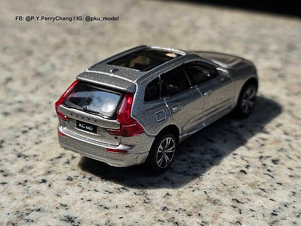 &lt;1/64模型車開箱&gt; Volvo Cars XC60