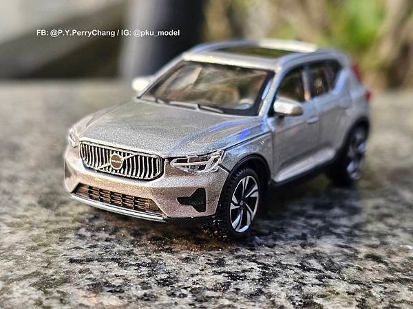 &lt;1/64模型車開箱&gt; Volvo Cars XC40