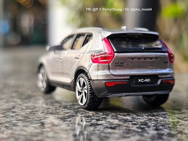 &lt;1/64模型車開箱&gt; Volvo Cars XC40