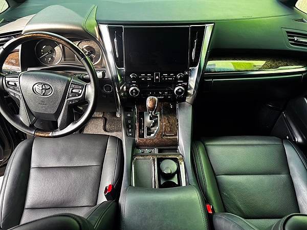 新入庫!!2020年TOYOTA ALPHARD 3.5 
