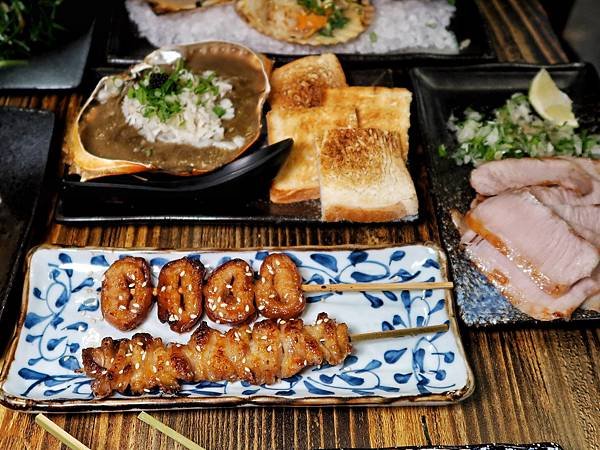 三重超有氛圍日式居酒屋【炭伙】多款海鮮料理、串燒、烤物、酒類