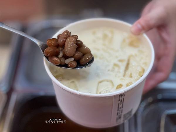 【台中美食】一縷糖豆花想吃豆花，又想喝飲料這裡一次搞定！@甜