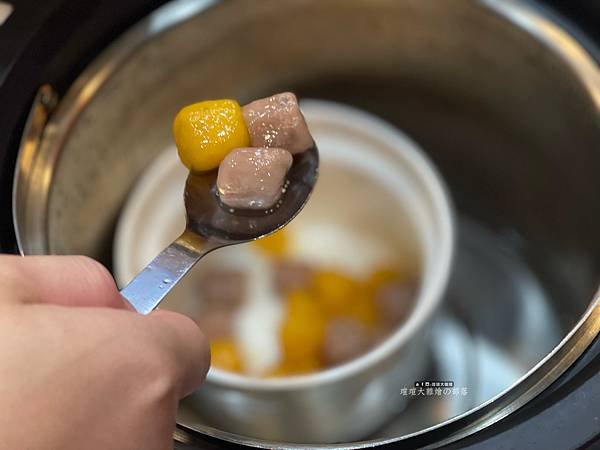 【台中美食】一縷糖豆花想吃豆花，又想喝飲料這裡一次搞定！@甜