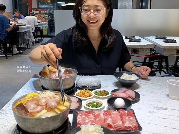 【新北美食】致理科技大學火鍋推薦「同伙小火鍋」@雞佛火鍋/板