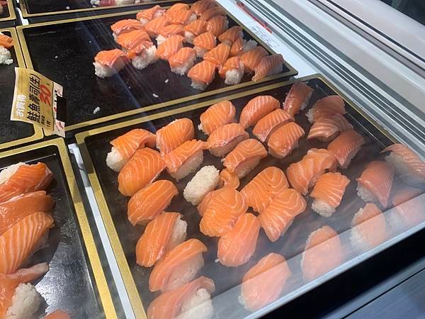 【最愛吃吃喝喝】LOPIA新莊宏匯店，新莊第一間日本超市，專