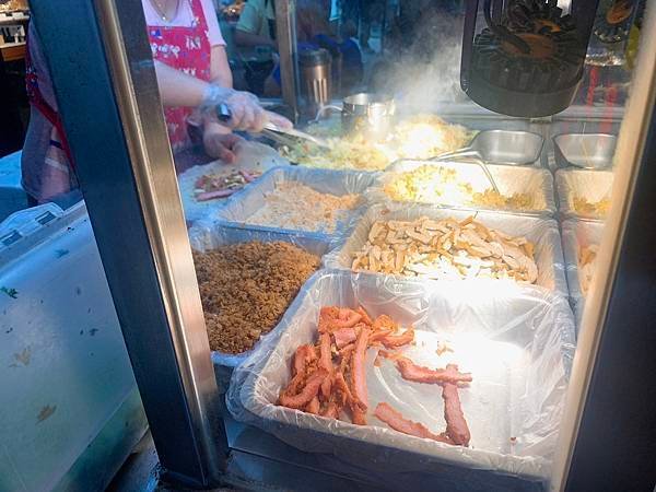 【最愛吃吃喝喝】新莊好吃潤餅捲，料多實在不會太甜，富國路美食