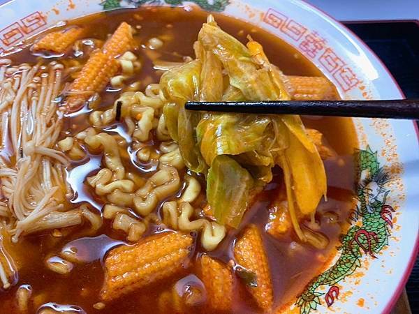 【最愛吃吃喝喝】三養火辣雞肉風味湯麵，比麻辣湯還辣的泡麵，整