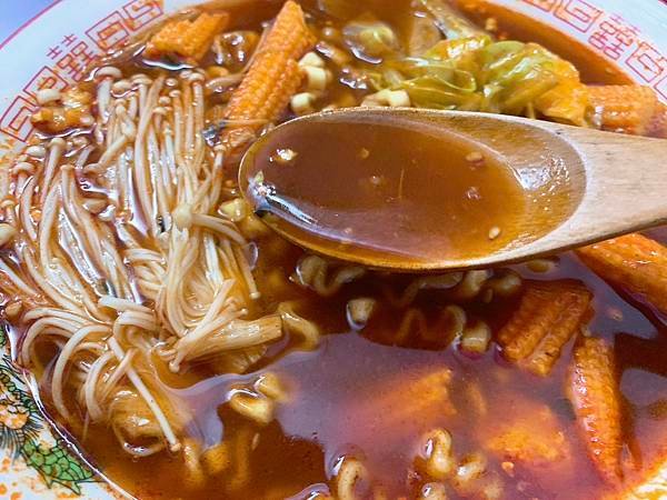 【最愛吃吃喝喝】三養火辣雞肉風味湯麵，比麻辣湯還辣的泡麵，整