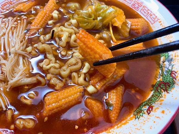 【最愛吃吃喝喝】三養火辣雞肉風味湯麵，比麻辣湯還辣的泡麵，整