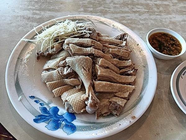 到漁港不只吃海鮮吃鵝肉吧/在地超人氣餐廳/郭鵝肉海產店