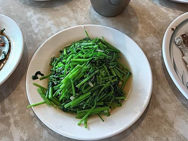 到漁港不只吃海鮮吃鵝肉吧/在地超人氣餐廳/郭鵝肉海產店