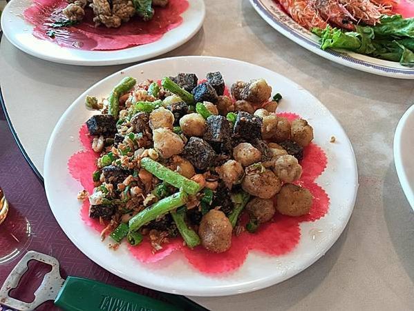 到漁港不只吃海鮮吃鵝肉吧/在地超人氣餐廳/郭鵝肉海產店