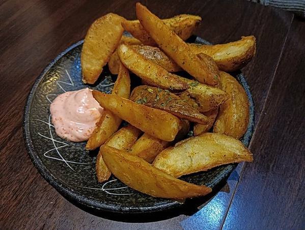 【台北_士林】下班後聚會的好地方，簡單美味燒烤料理，小酌放鬆