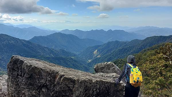 【鳶嘴山】鳶嘴山，全台知名危岩聳壁地形，挑戰驚險峭壁攀岩，走