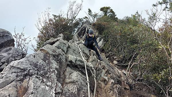 【鳶嘴山】鳶嘴山，全台知名危岩聳壁地形，挑戰驚險峭壁攀岩，走