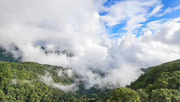 【鳶嘴山】鳶嘴山，全台知名危岩聳壁地形，挑戰驚險峭壁攀岩，走