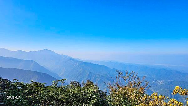 【鵝公髻山雲霧步道】千年血藤、三心瀑布群、神木與酋長岩的奇幻