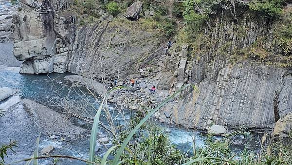 【芝虎縱走】芝生毛台山・虎禮山，軍艦岩壯闊起登7.3K縱走~