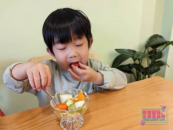 桃園青埔美食：青塘小橡，日式定食與下午茶推薦，馬鈴薯燉牛肉定食好好吃，肉桂捲必點，下午茶親子友善餐廳！(含菜單價格分享)-23.jpg