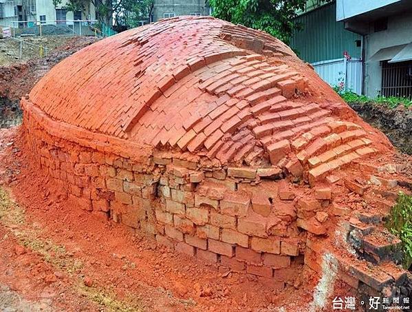 新竹縣湖口鄉波羅汶戴厝龜形瓦窯(龜形窯)1940年代建-和榮