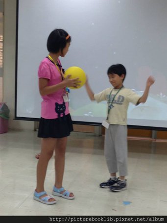 小朋友練習演戲