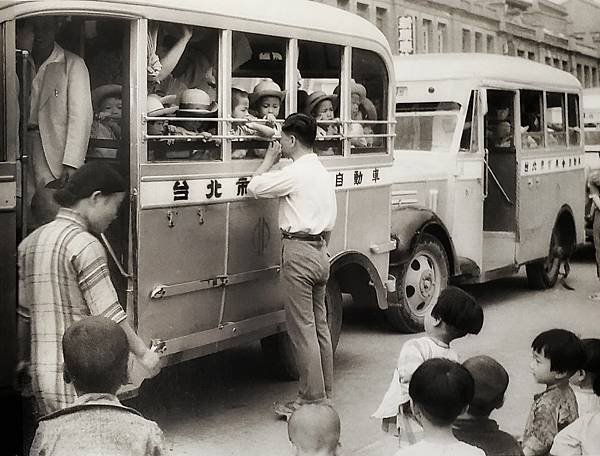 （臺灣第一所幼稚園）1897年臺南共立幼稚園設立報告註明創立