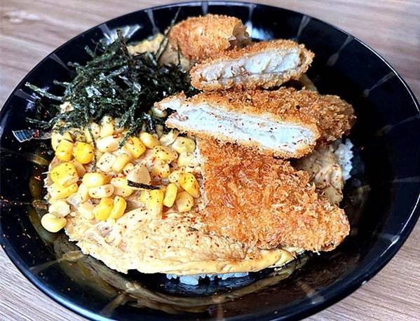 三重美食｜【丼品香】咖哩飯專賣店，價位平實，咖哩飯，免費續飯
