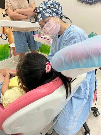 👶🏻小朋友第一次看牙哭到不行😱爸媽怎麼辦❓