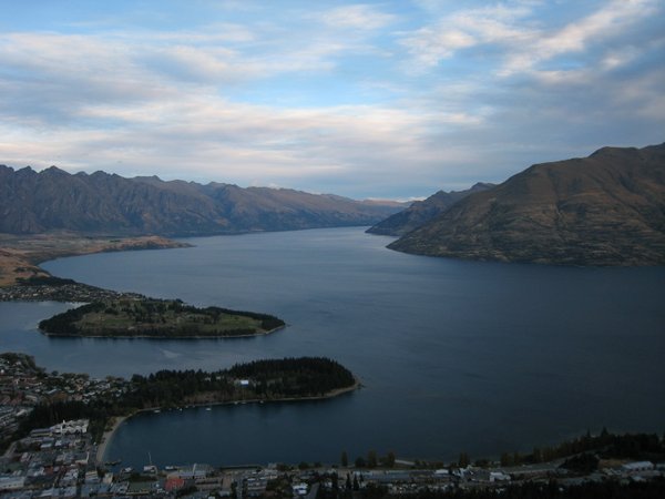 瓦卡蒂波湖 ( Lake Wakatipu )