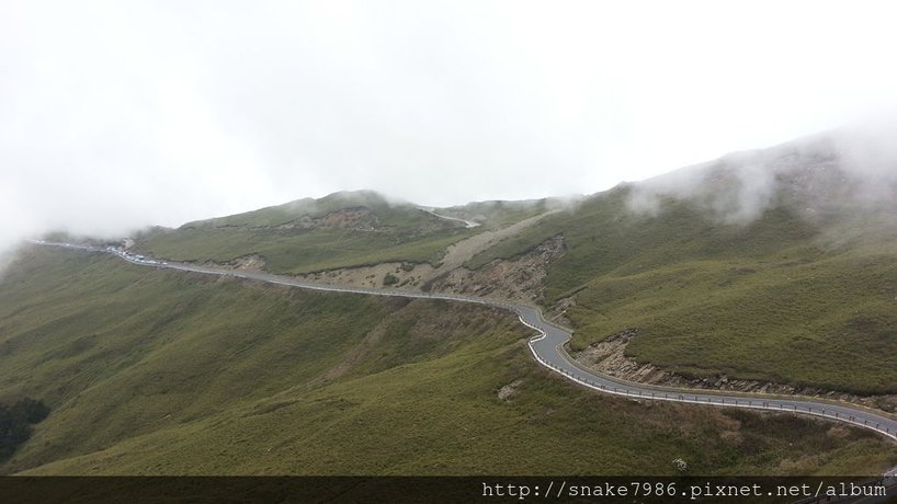 望向主峰登山口