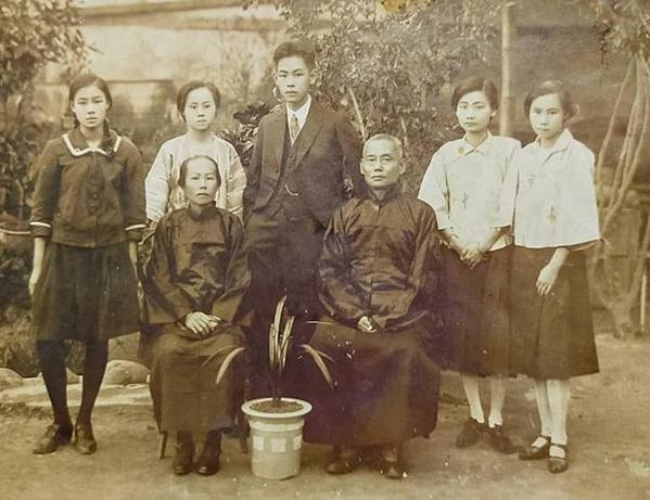 臺灣習俗美醜十則/嘉義市蘭井街世家許紫鏡（清朝貢生）許紫鏡（
