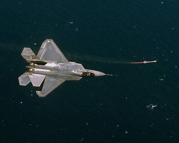 F-22-missile-upper-view