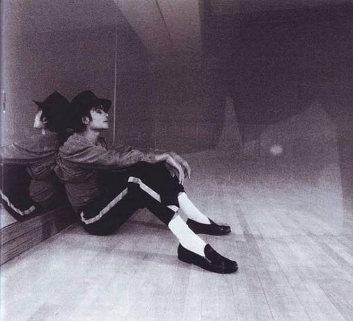 Dancing-The-Dream-michael-jackson-7585519-659-600 (1)