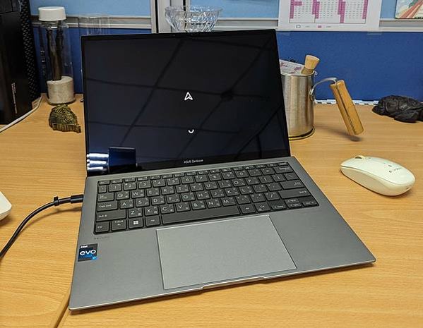 ASUS ZenBook S13 OLED (UX5304)