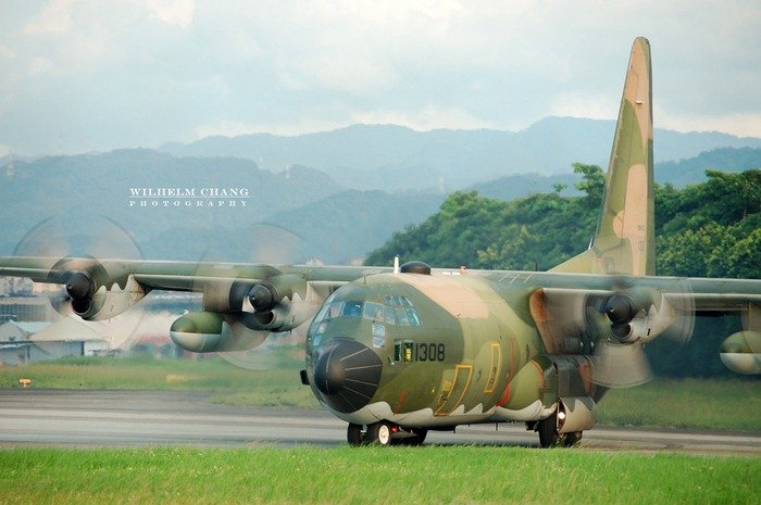 中華民國空軍 Lockheed Martin C-130H Hercules 濱江街