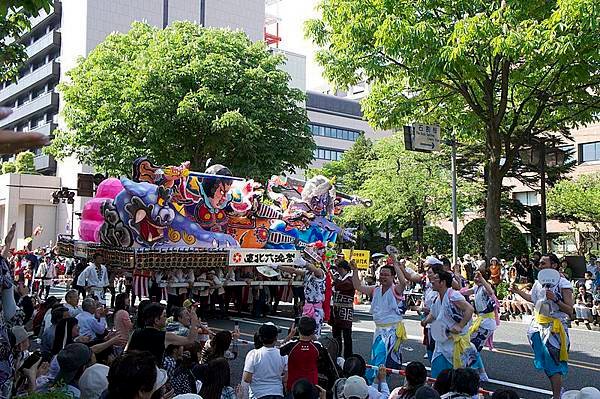 800px-Tohoku_Rokkonsai_Festival_2nd_Aomori_Nebuta