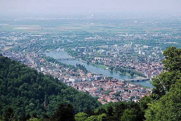 《德國》Heidelberg｜居高臨下的海德堡城堡。哲學家小