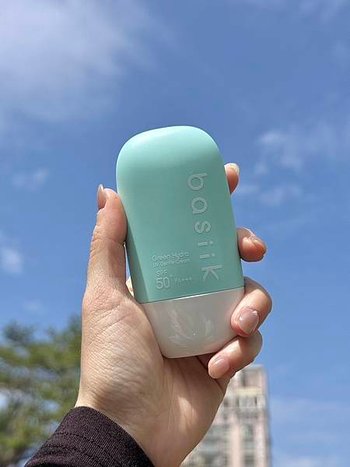 basiik微生平衡清爽物理防曬乳SPF50+ PA+++：
