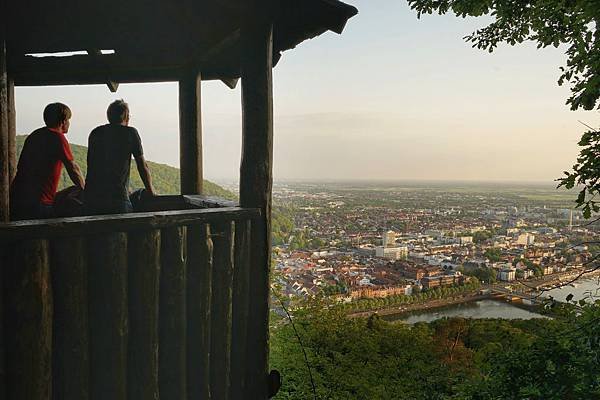 《德國》Heidelberg｜居高臨下的海德堡城堡。哲學家小