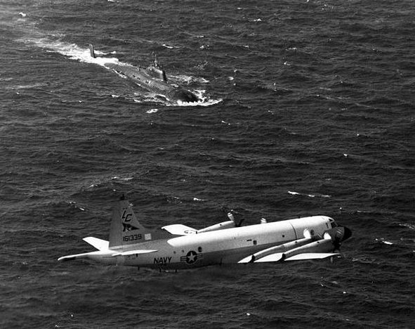 P-3C_VP-8_over_Victor_class_sub_off_Hammamet_1985