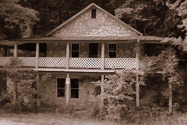 haunted-3658850_960_720