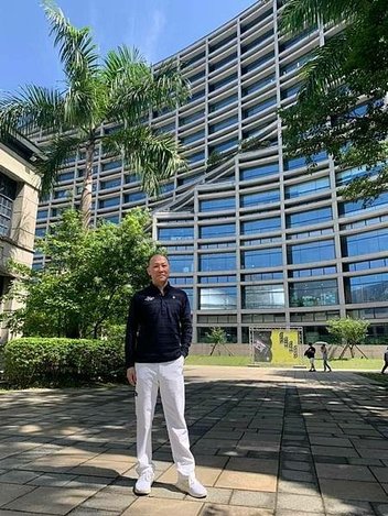 我不跟客人做朋友