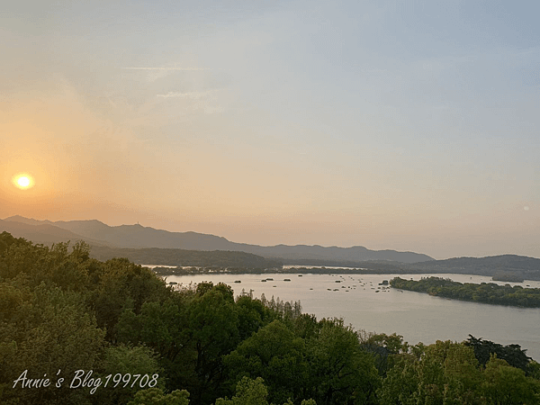 西湖風景區雷峰塔.png